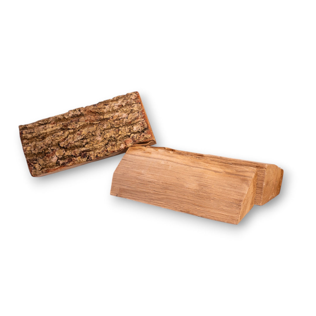 Džiovintos ąžuolo malkos medinėje dežėje (1 erdmetris)