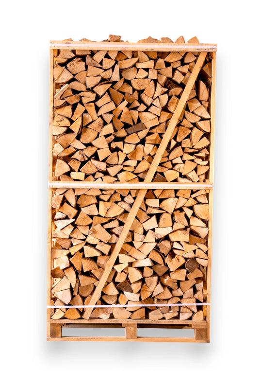 Džiovintos uosio malkos medinėje dežėje ( 1.8 erdmetrio)